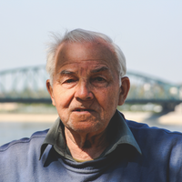 Max G.